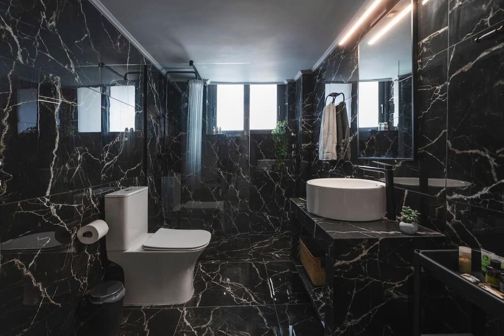 Beautiful Apt In Glyfada Center, Papandreou Street เอเธนส์ ภายนอก รูปภาพ